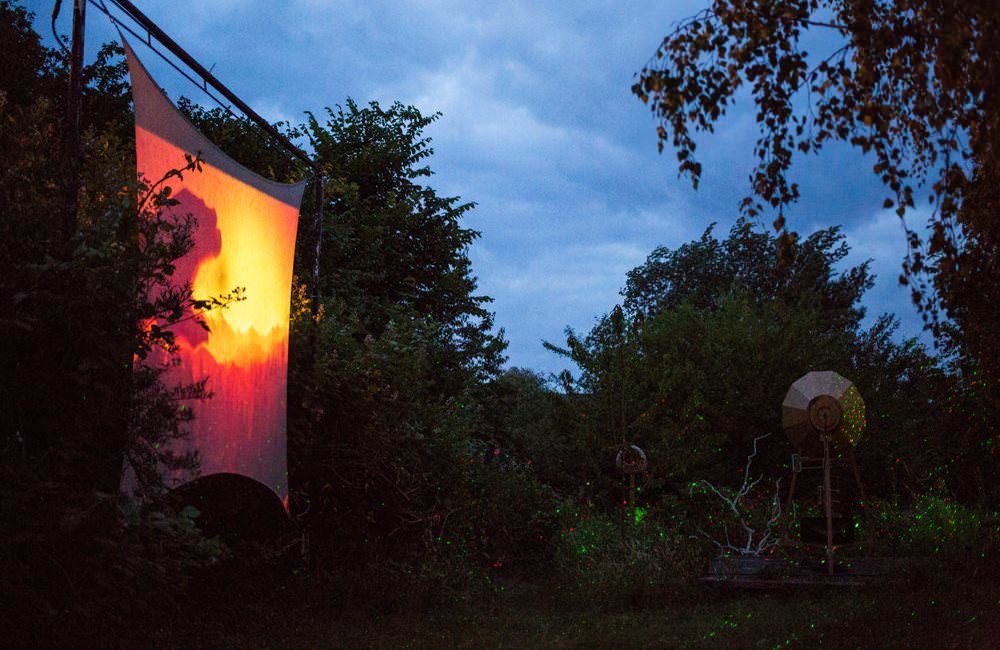 horn-lautsprecher-inselklang-ruegen-festival-blumen-giessen-abwaschen-die-tage